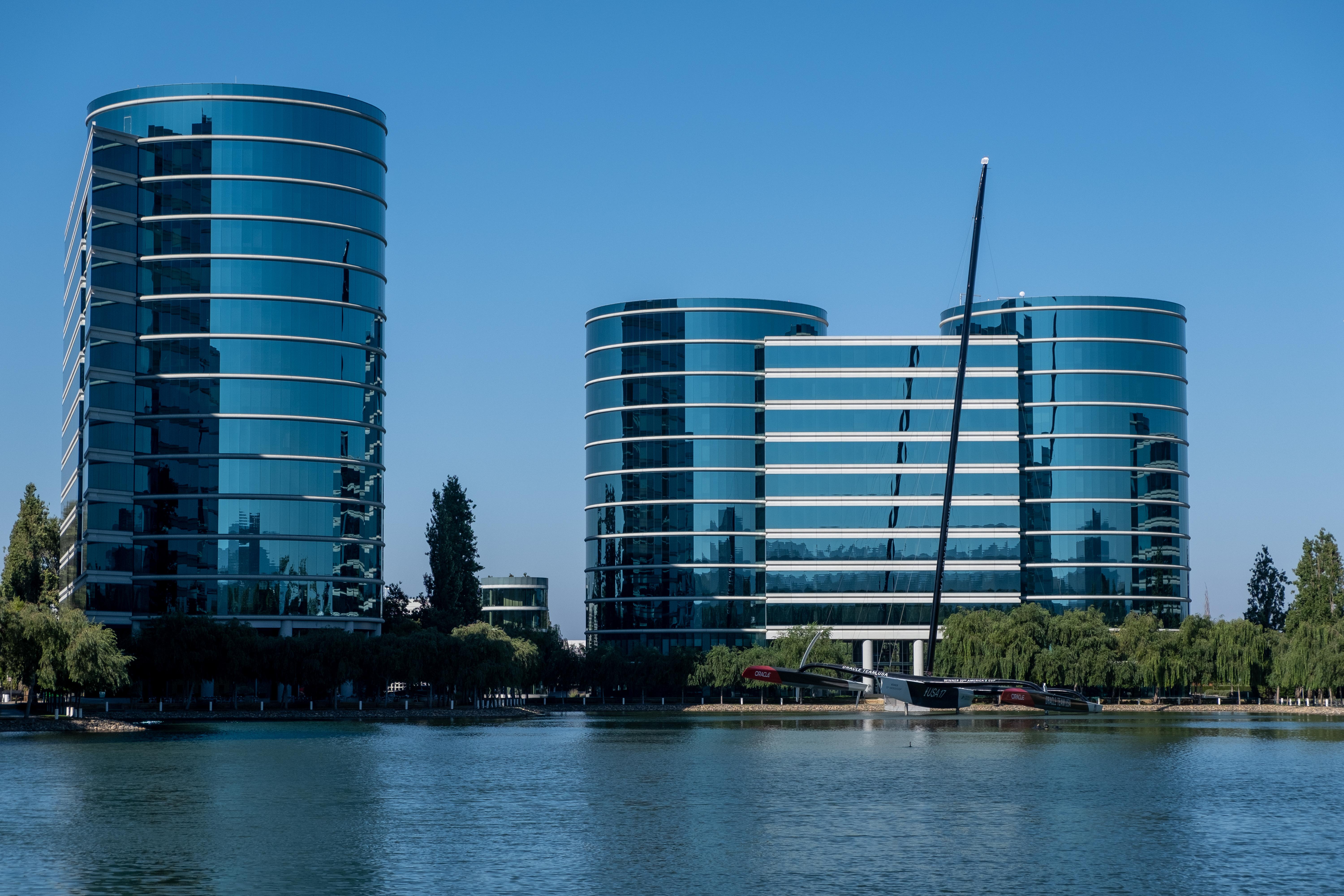 Transforming HR Processes​ with Oracle HR Cloud
